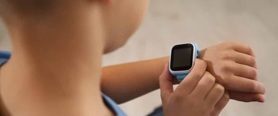 https://cdn.gabb.com/wp-content/uploads/2022/12/phone-watch-for-kids-950x396.jpeg