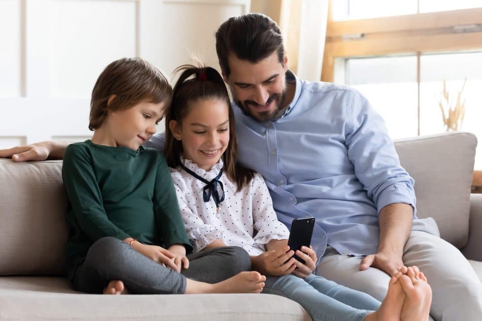 https://cdn.gabb.com/wp-content/uploads/2020/06/when-to-get-kid-phone-950x633.jpeg